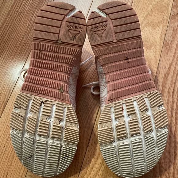 Reebok pink and white sneakers - Picture 5 of 7